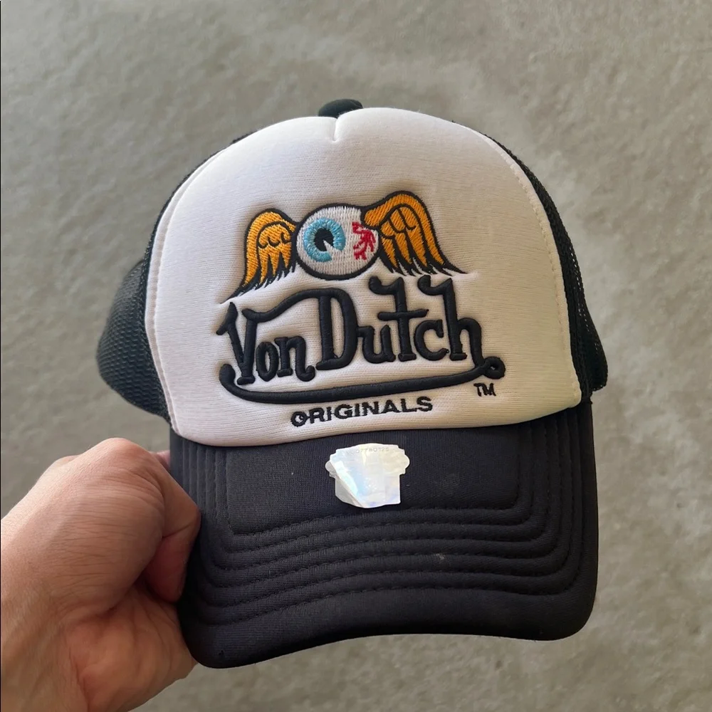 Von Dutch Black and White Logo Cap - Picture 11 of 13